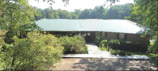 1966 Narrow Gauge Road, Bolton MS 39041