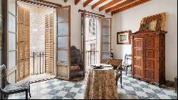 Charming manor house for sale in the historic centre of Sineu, M, Sineu 07510