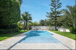 Modern single-storey villa set on an extensive plot in Marbella,, Marbella 29604