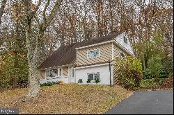 8 Jacqueline Drive, Paoli PA 19301