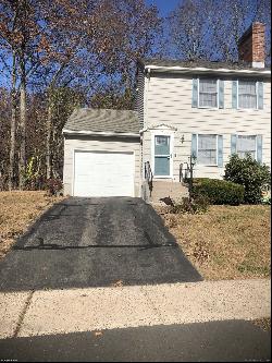 33 Waterview Drive, Windsor CT 06095