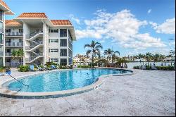 222 Harbour DR #312, Naples FL 34103