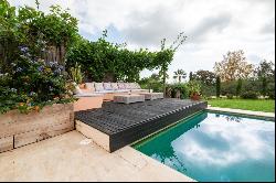 Spacious family villa situated on an expansive plot with breatht, San Roque 11360