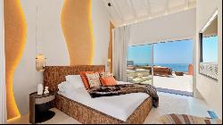 Fully renovated duplex penthouse in a beachfront development in , Marbella 29604