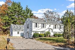 4 Lita Lane, Newmarket NH 03857