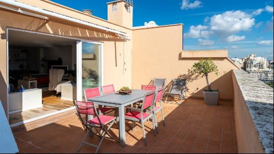 Penthouse with terrace and parking for sale in the centre of Pal, Palma de Mallorca 07011