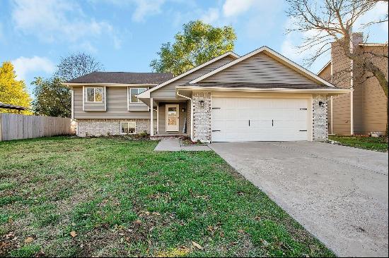 225 E Sandhill Rd, Derby KS 67037