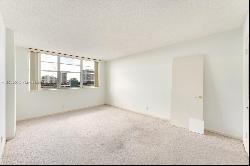 3161 S Ocean Dr Unit 806, Hallandale Beach FL 33009