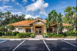 450 Robin Hood Circle Unit 201, Naples FL 34104