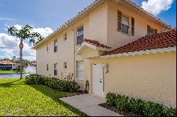 450 Robin Hood Circle Unit 201, Naples FL 34104