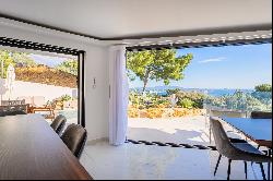 Bandol, L’Escourche neighborhood - Contemporary Villa with Sea View