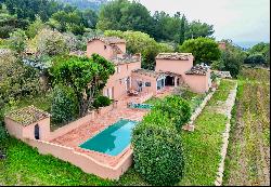 Cassis - House in the vineyards with pool