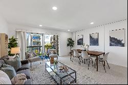 Chic Top Floor Remodeled 3 Bedroom Uni