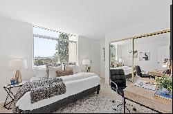 Chic Top Floor Remodeled 3 Bedroom Uni