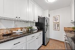 Chic Top Floor Remodeled 3 Bedroom Uni