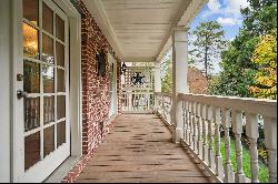 Like-new Brookhaven Heights Home