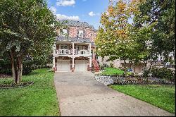 Like-new Brookhaven Heights Home