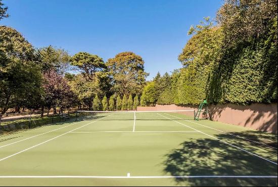 Southampton Bayfront with Pool & Tennis