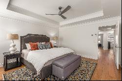 Beautifully Updated Townhouse In Vibrant Chamblee!