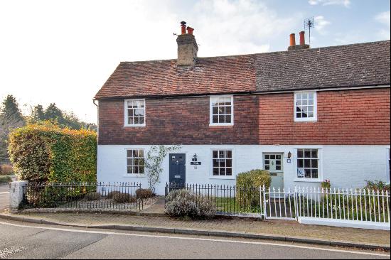 A charming three bedroom cottage, situated in the historic village of Seal, very close to 