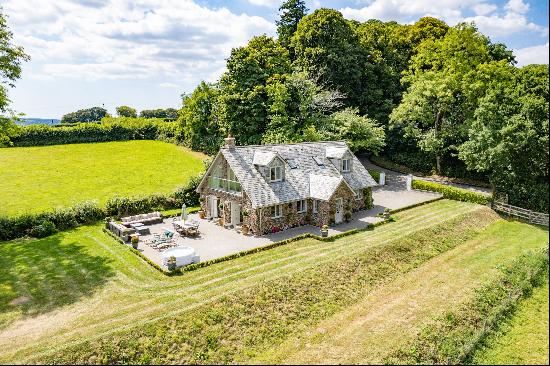 A well-appointed home set amidst scenic Devon countryside with exceptional views extending