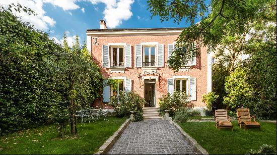 House for sale in Paris, France