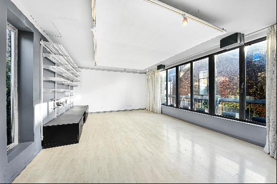 A contemporary mews house with a private roof terrace.