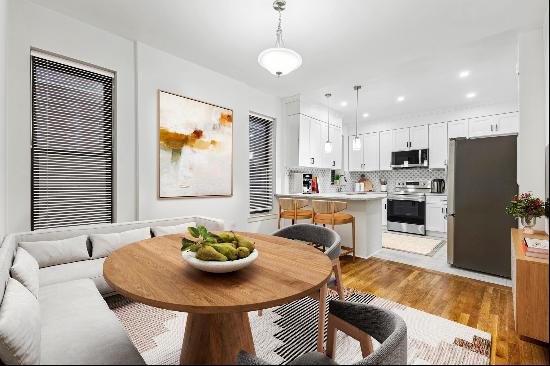 Welcome home to Apartment 5C at 100 West 88th Street, a beautifully renovated 2 bedroom