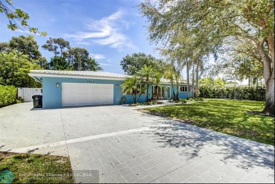 Located in Coral Ridge, this updated contemporary home in East Fort Lauderdale epitomizes 