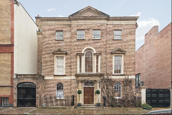 Beautiful 7 bedroom house to rent in Chelsea, Tite Street SW3.