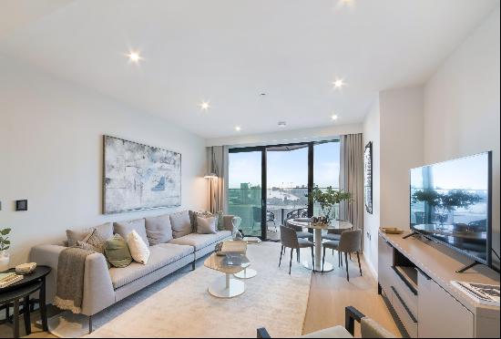 Located on Wood Wharf, Canary Wharf's private Residential Estate. Beautifully designed apa