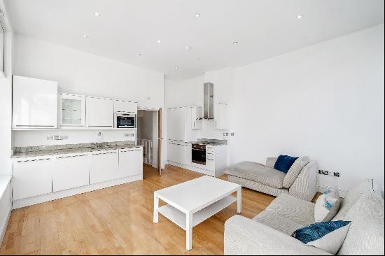 2 bedroom apartment to rent in Bermondsey, SE1.