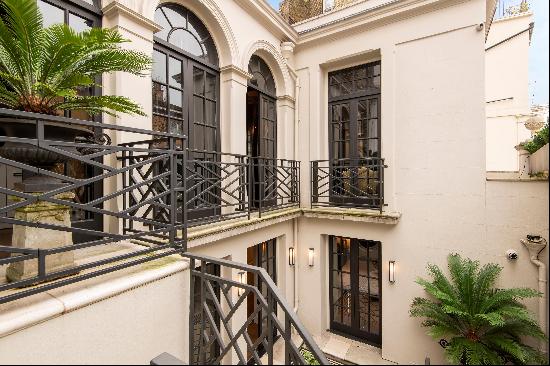 A unique opportunity to purchase a gated, freehold Italian style Villa in Chelsea, SW10. V