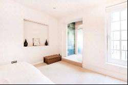 Bruton Place, London, W1J 6LY