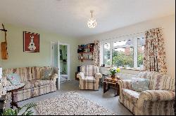 Woodcote Close, Kingston upon Thames, Surrey, KT2 5LZ