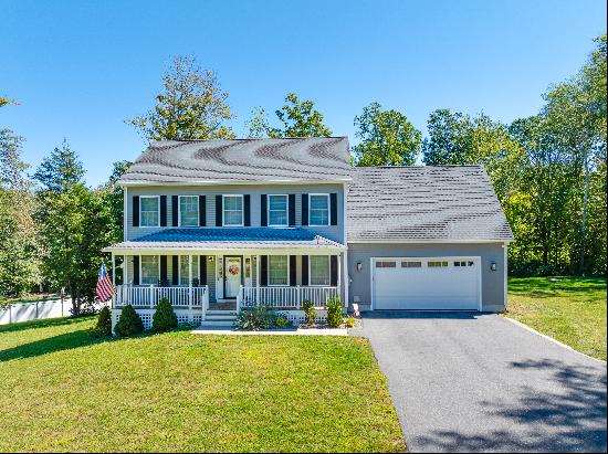 Meticulously crafted 4 bedroom Colonial home built in 2019