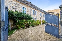 AUTHENTIC BEARN HOUSE WITH LARGE OUTBUILDINGS