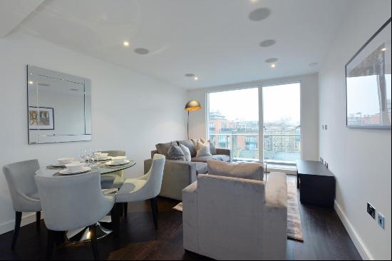 2 bedroom apartment to let in Grosvenor Waterside, SW1W