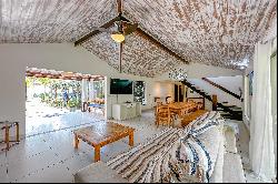 Independent house with gourmet area and pool just a few meters from Geribá Beach