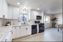 432 La Vega Drive SW, Albuquerque NM 87105