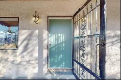 432 La Vega Drive SW, Albuquerque NM 87105