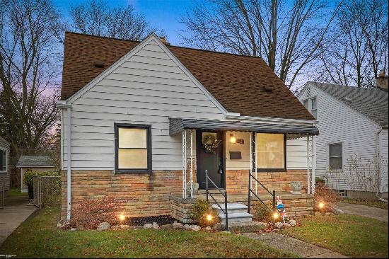 1921 Harwood Avenue, Royal Oak MI 48067