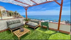 Beachfront penthouse with sea views in Carvajal, Benalmádena 29630