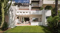 Fully renovated ground-floor apartment in a sought-after beachsi, Estepona 29680