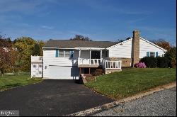 396 Frederick Drive, Dallastown PA 17313