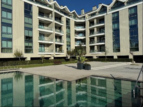 Luxury 3-Bedroom, Apartment, in Central Estoril , Cascais