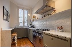 Refurbished top floor apartment with two bedrooms