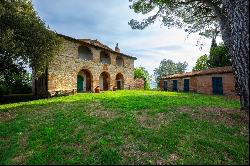 RUSTIC COUNTRY HOUSE WITH POOL FOR SALE IN CETONA, TUSCANY