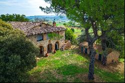 RUSTIC COUNTRY HOUSE WITH POOL FOR SALE IN CETONA, TUSCANY