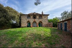 RUSTIC COUNTRY HOUSE WITH POOL FOR SALE IN CETONA, TUSCANY